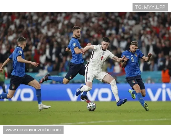 韦恩鲁尼：从天才少年到英格兰足球传奇的辉煌与挑战