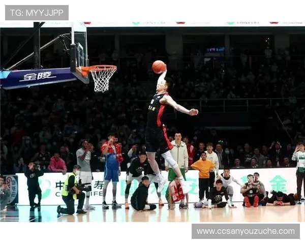 聚焦篮球明星成长历程与赛场荣耀的全景式深度解析专题报告精编版